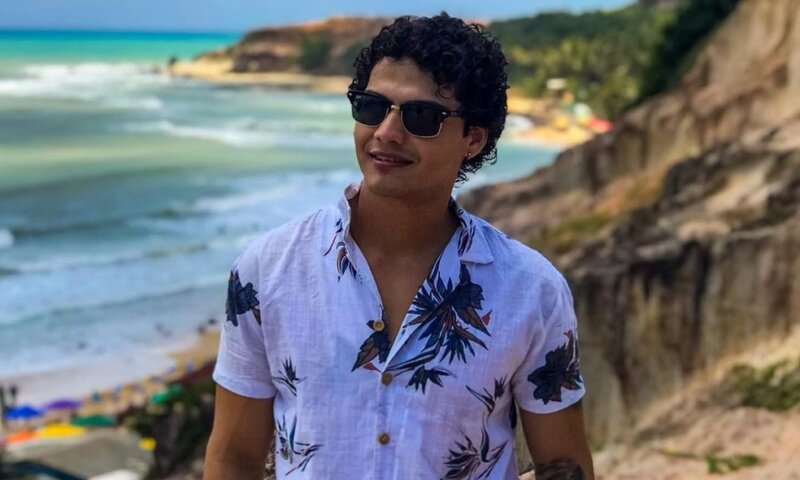 Influencer de 27 anos morre após reação alérgica a bolinho de macaxeira com camarão