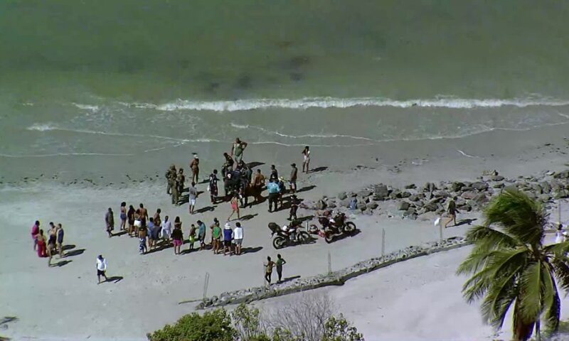 Acidente: Paramotor cai no mar em Itamaracá; filho morre e pai fica ferido