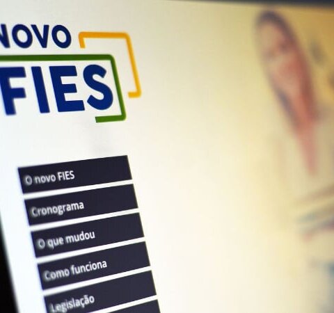 Governo quer incluir inadimplentes do FIES em programa de renegociação de dívidas
