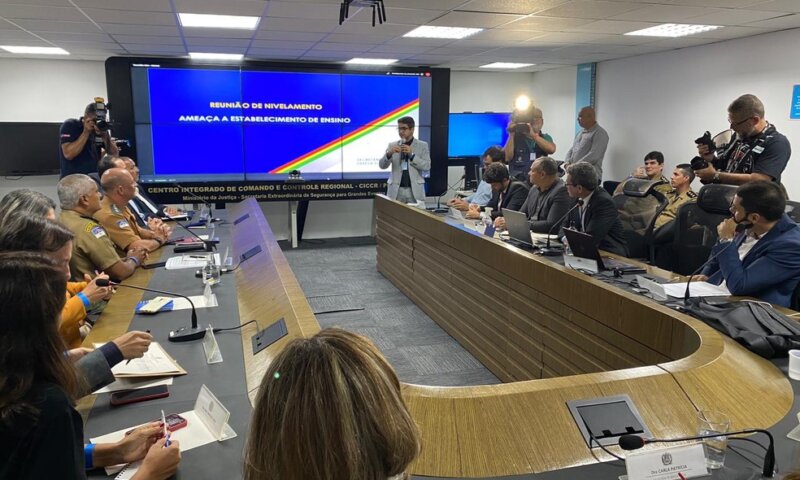 Pernambuco cria número de telefone 197, exclusivo para denúncias e emergências em escolas