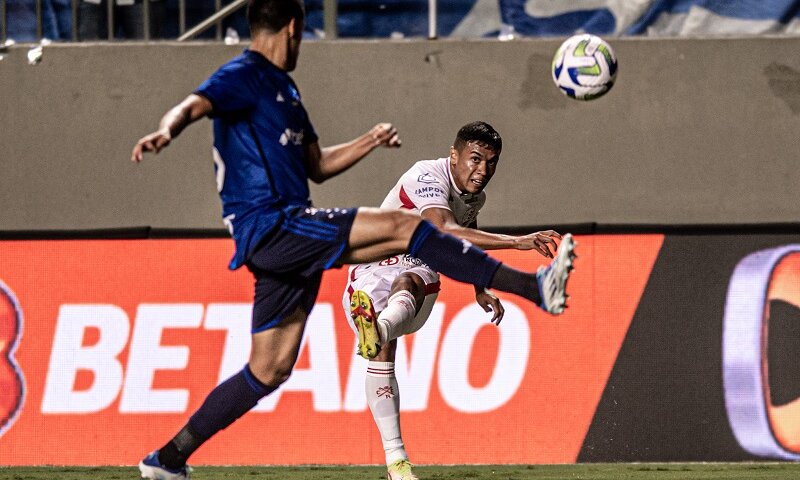 Náutico leva gol no último minuto, perde para o Cruzeiro e está eliminado da Copa do Brasil
