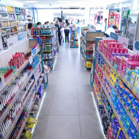 Começa a valer nova lei que permite venda de remédios em supermercados