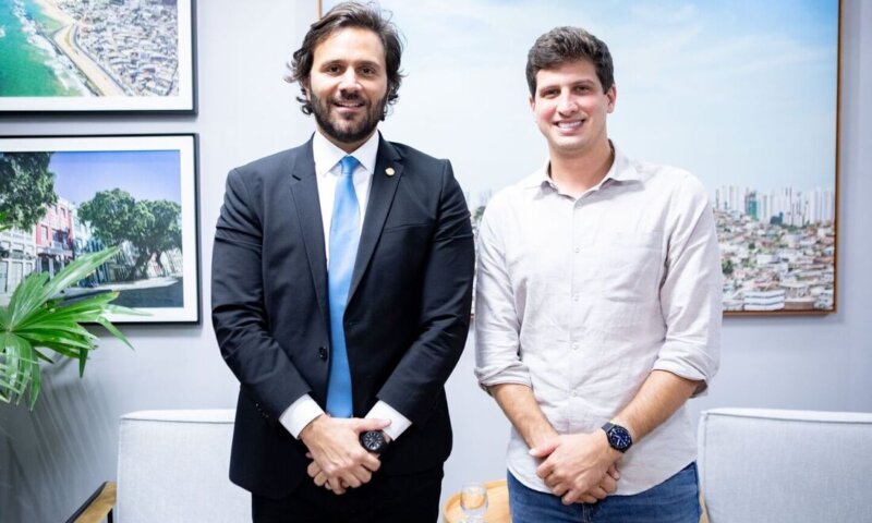 Após vitória na eleição do TCE, Rodrigo Novaes visita João Campos