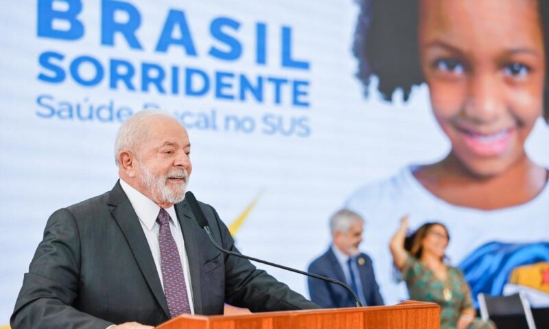 Lula sanciona lei que inclui tratamento odontológico no SUS