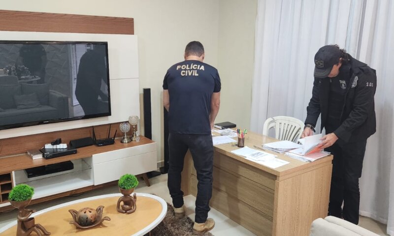 Dois vereadores são presos por peculato, corrupção e fraude em PE