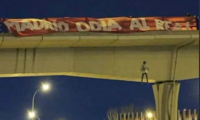 Polícia espanhola prende suspeitos de pendurar boneco enforcado de Vini Jr.