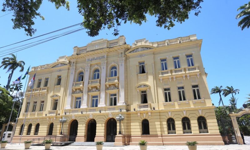 Governo de Pernambuco transfere feriado de Corpus Christi para a véspera de São João