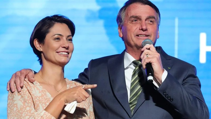 Polícia Federal apreende celulares de Bolsonaro