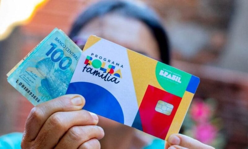 Pente Fino nocadastro do  Bolsa Família exclui 1,73 milhão  de famílias de uma pessoa