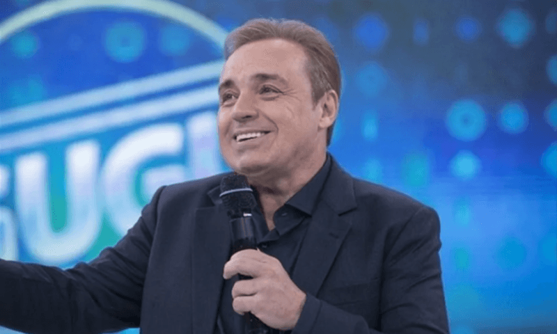 Parece com o Gugu? Veja foto do homem que alega ser filho do apresentador