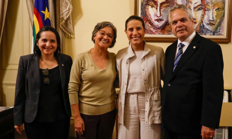 Raquel Lyra anuncia nomeação de 184 professores para a UPE