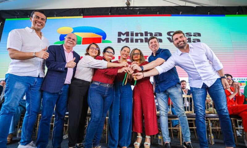 Raquel Lyra participa da entrega  de 192 apartamentos do Minha Casa, Minha Vida em Caruaru