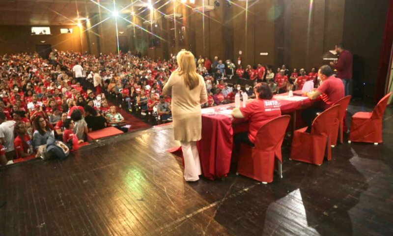 Raquel Lyra sofre derrota na Alepe com rejeições do aumento proposto para professores