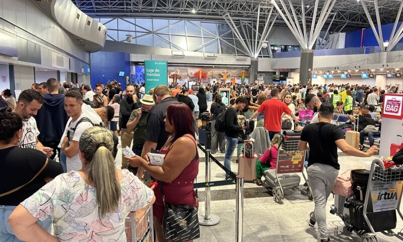 Aeroporto do Recife volta a ter pousos e decolagens