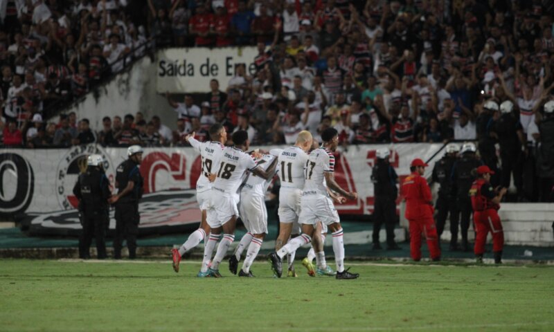 Santa bate o Globo e assume a liderança isolada do grupo