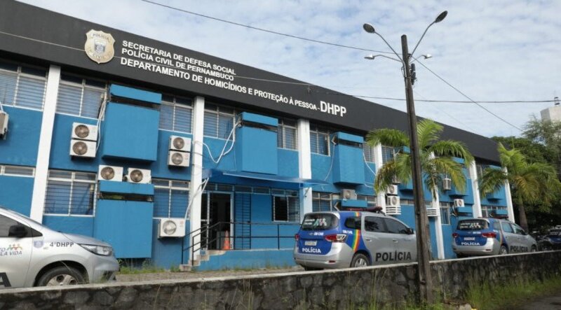 PM do 17º Batalhão atira na ex-companheira na residência dela e é preso em flagrante