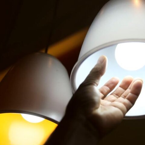 Conta de luz mais barata: Aneel aciona bandeira verde sem custo extra, para conta de luz em janeiro