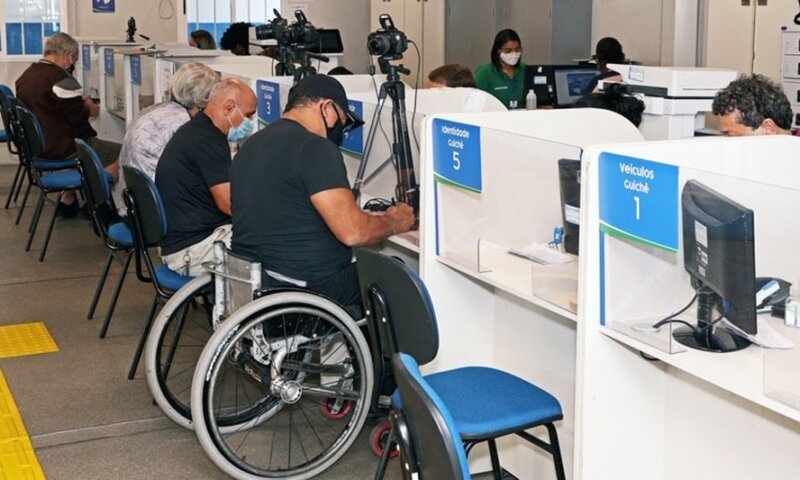 Portadores de deficiências trabalhadores do serviço público podem antecipar aposentadoria