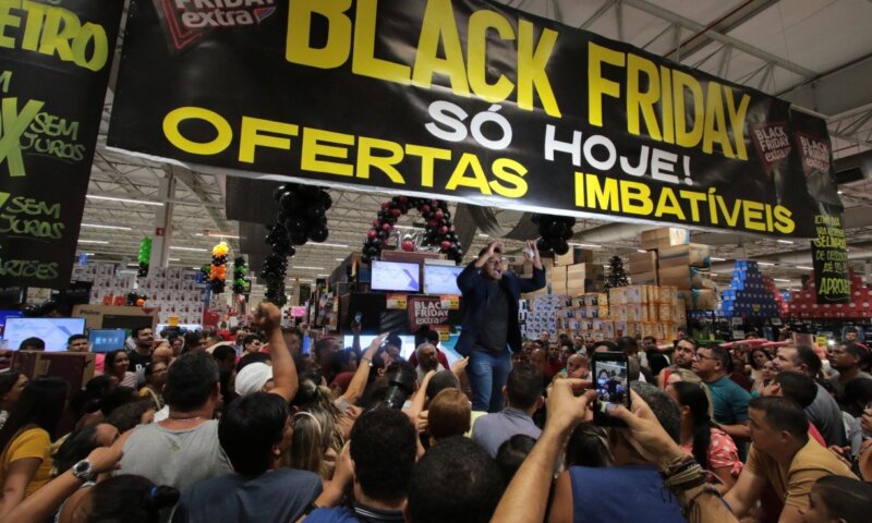 Black Friday: quase 50% dos consumidores pretendem comprar em sites e gastar mais de R$ 500