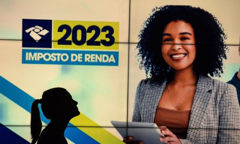 Receita paga nesta quinta lote residual de restituição do IR