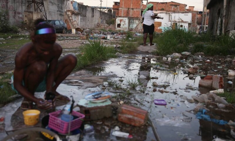 Brasil tinha 67,8 milhões abaixo da linha de pobreza em 2022, diz IBGE