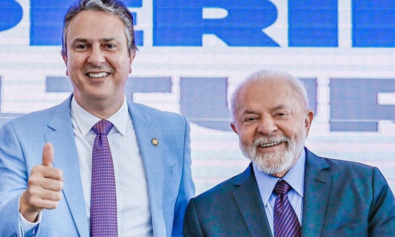 “Bolsa Pé de Meia” para alunos do ensino médio da rede pública será de R$ 200 mensais