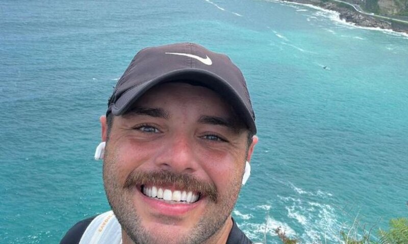 Ciclista de 32 anos cai em rio e morre após bloco de Carnaval