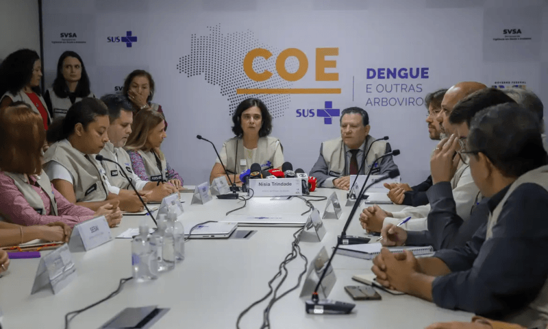 Ministério da Saúde estuda ampliar oferta da vacina contra dengue no país