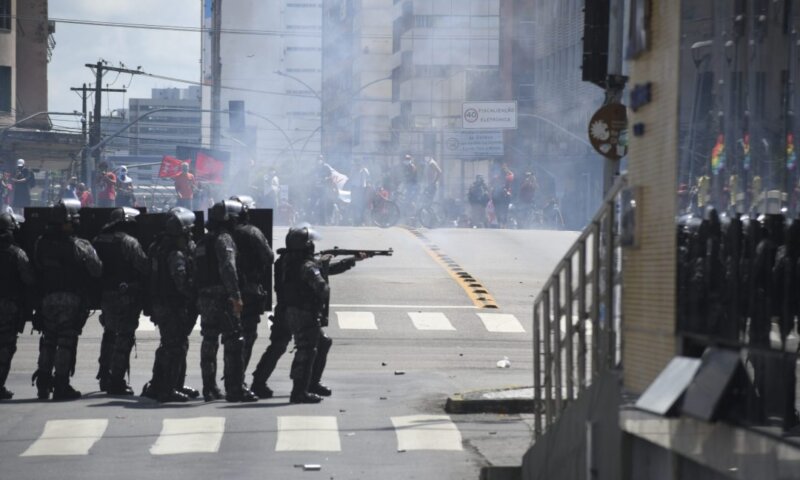 SDS determina prisão de sargento que cegou civil com tiro de bala de borracha durante protesto no Recife