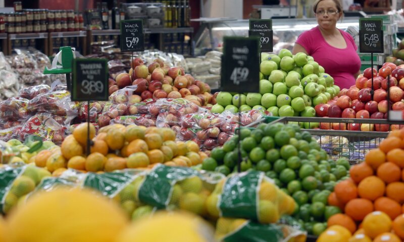 Renda do trabalho dos brasileiros tem a maior alta desde o Plano Real