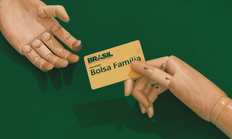 Bolsa Família de R$ 600 e Vale Gás de R$ 102 são pagos nesta quarta (17); veja quem recebe