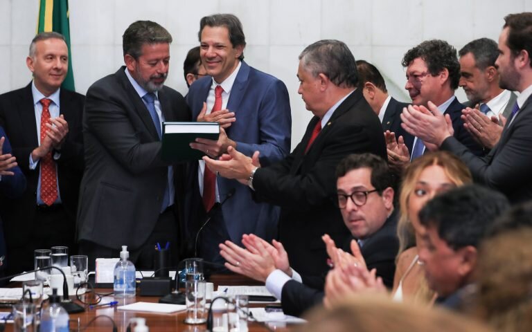 Haddad entrega ao Congresso regras da reforma tributária:”mais moderna do mundo”