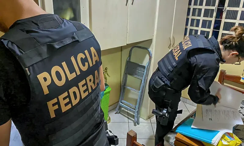 PF desarticula organização criminosa que hackeou R$ 6 milhões de prefeitura