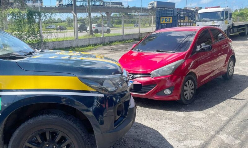 Foragido da Justiça, Motorista abandona filhos e mulher em carro para fugir de blitz na BR-101