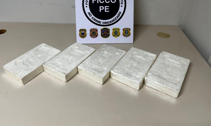 Homem é preso com cinco quilos de cocaína em compartimento de airbag de carro