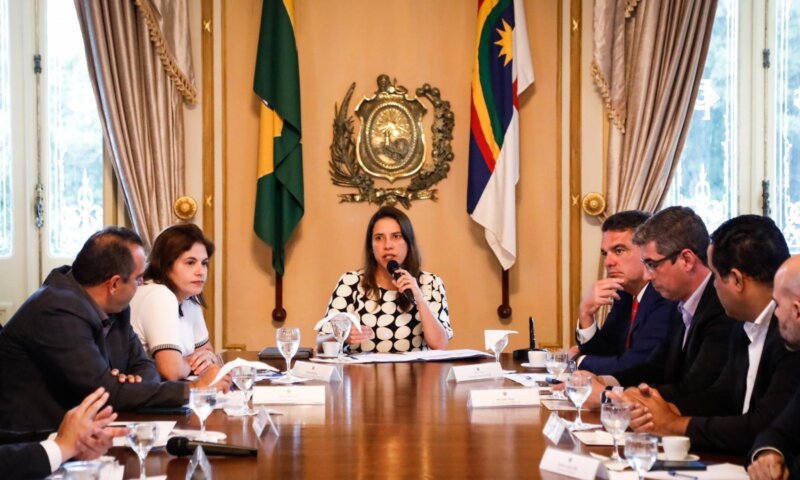 Raquel Lyra anuncia requalificação da PE-060 até divisa com Alagoas, investimento é de R$ 75 milhões