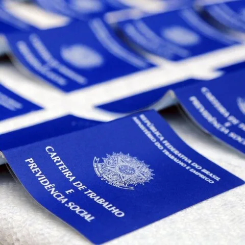 Pernambuco oferece 362 vagas de emprego com salários de até R$ 3,7 mil nesta terça-feira (13)