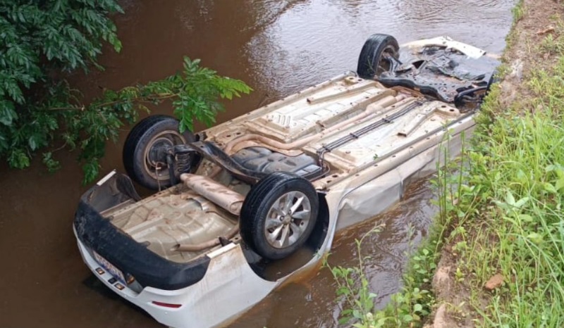 Pastor morre após perder controle do carro e cair de ponte em Barreiros na Mata Sul