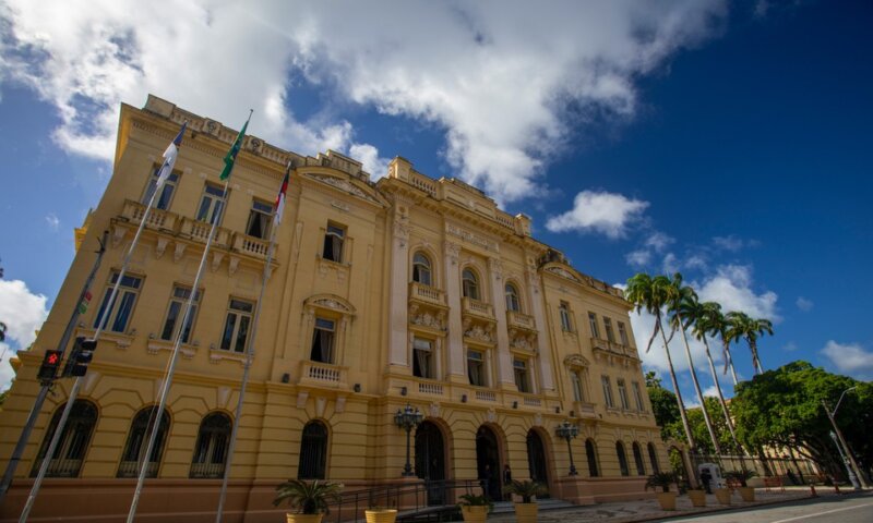 Governo de Pernambuco antecipa folha de pagamento para antes do São João e injeta R$ 1,47 bilhão na economia do Estado