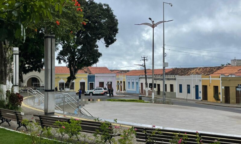 Chacina: Sete pessoas são enfileiradas em praça pública e assassinadas no Interior