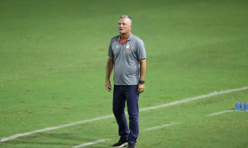 Após empate com o Caxias,Náutico decide demitir o técnico Mazola Júnior