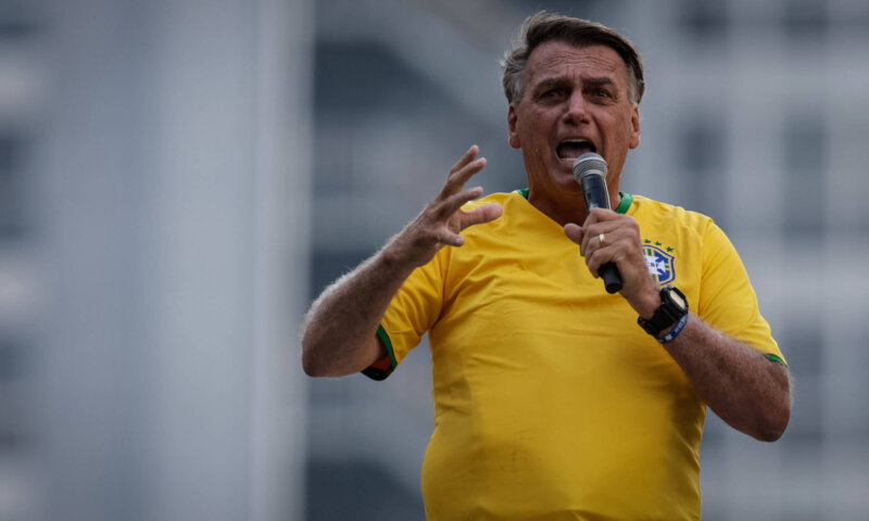 VIDEO:”Eles não querem mais me prender, querem que eu seja executado”, diz Bolsonaro por não usar veículos blindados