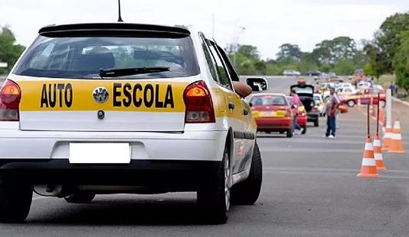 Carros de autoescolas de todo Brasil sofrem mudança radical; saiba qual