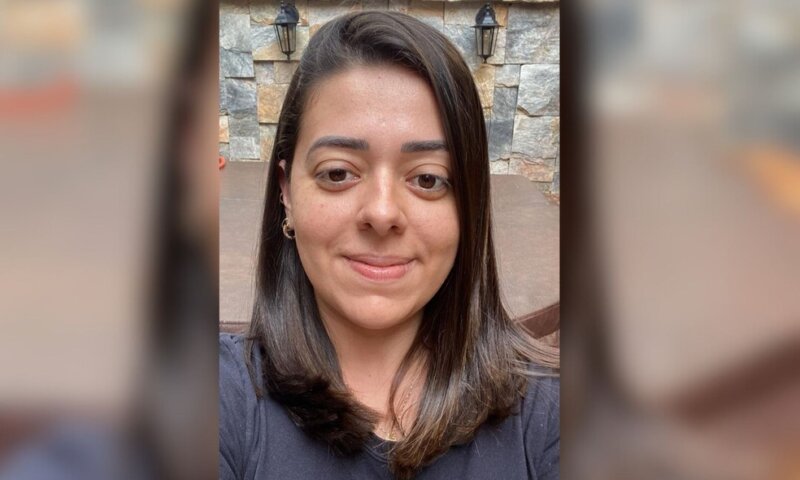 Influenciadora Juliana Perdomo é entubada em estado grave após sofrer complicações no parto, diz irmã