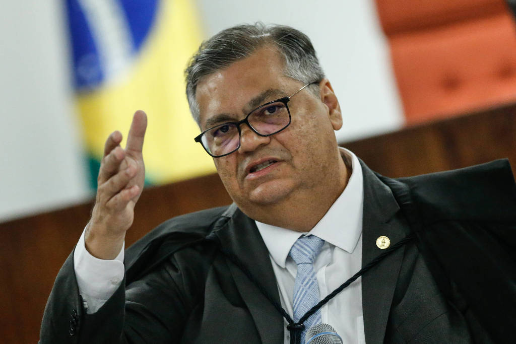 Ministro Flávio Dino suspende pagamento das emendas Pix até que Congresso edite regra de transparência - PortalPE10