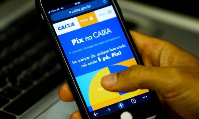Pix da Caixa fora do ar? Usuários apontam instabilidade no app nesta segunda (9)