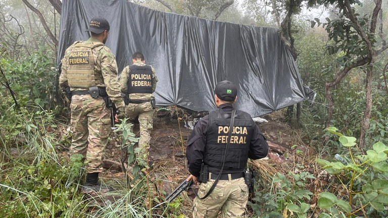 Confronto entre garimpeiros e Polícia Federal termina com cinco mortos