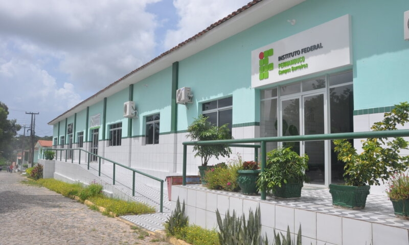 Estudantes do IFPE de Barreiros relatam mal-estar após refeição no restaurante da instituição