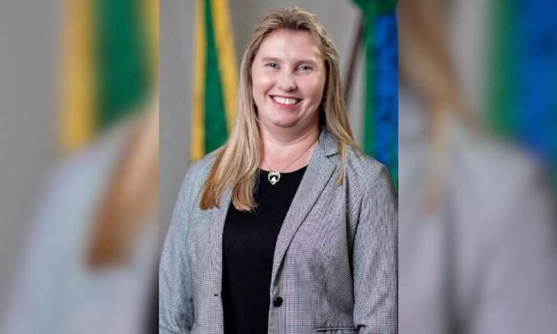 Com diagnóstico de trombose, prefeita de 39 anos tem perna amputada e respira por aparelhos