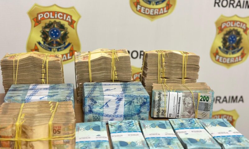 PF prende marido de deputada e 2 PMs com meio milhão em espécie por suspeita de compra de votos